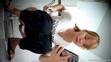 顶级新品 最新全景厕拍！JK萝莉眼镜娘 气质良家小少妇 高跟凉鞋，绝对的顶尖精品！4K画质（3840×2160） (3)